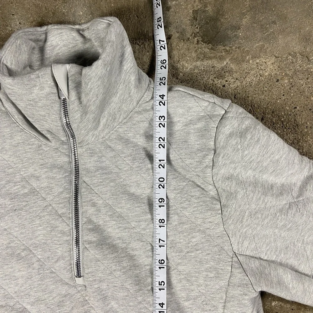 Lululemon 1/2 Zip Sweatshirt Women's Size Large Gray Quilted Pullover Active‎